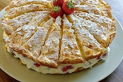 Schneemousse-Erdbeertorte 52