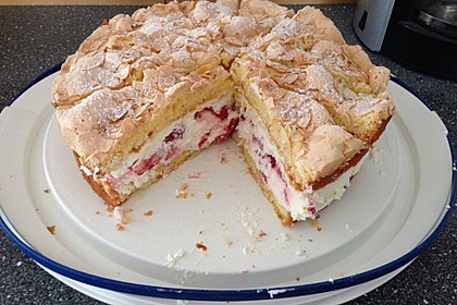 Schneemousse-Erdbeertorte 15