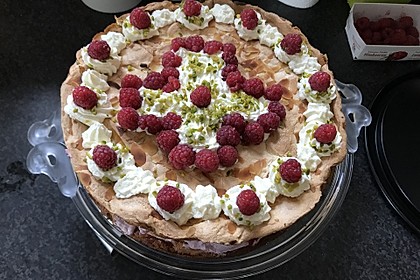 Schneemousse-Erdbeertorte 55