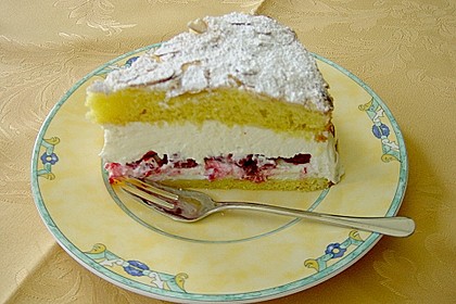 Schneemousse-Erdbeertorte 41