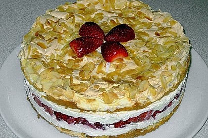 Schneemousse-Erdbeertorte 21