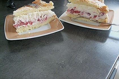 Schneemousse-Erdbeertorte 30