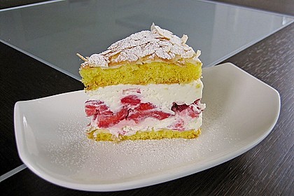 Schneemousse-Erdbeertorte 11