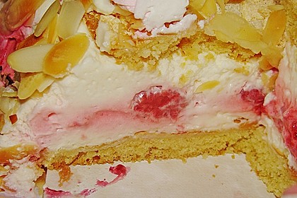 Schneemousse-Erdbeertorte 64