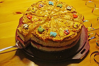 Schneemousse-Erdbeertorte 58