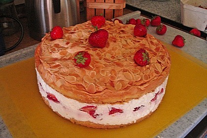 Schneemousse-Erdbeertorte 37