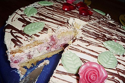 Schneemousse-Erdbeertorte 62
