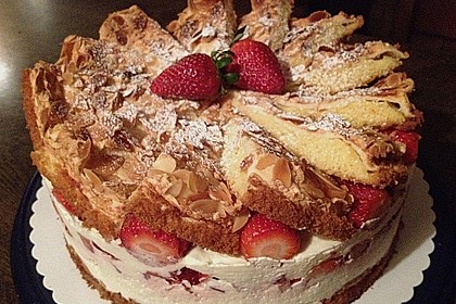 Schneemousse-Erdbeertorte 38