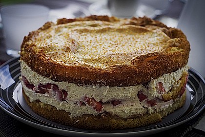 Schneemousse-Erdbeertorte 10