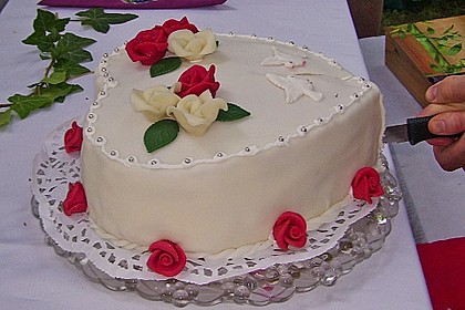 Schneemousse-Erdbeertorte 8