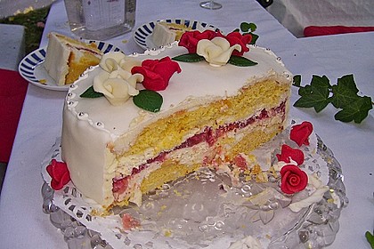 Schneemousse-Erdbeertorte 54