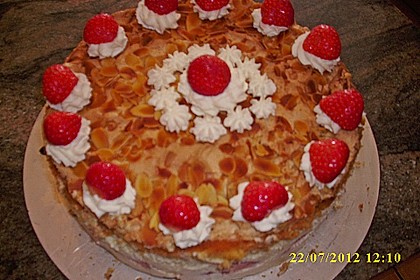 Schneemousse-Erdbeertorte 69