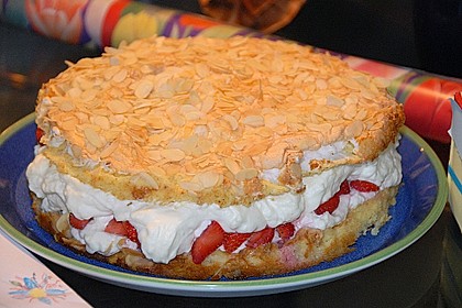 Schneemousse-Erdbeertorte 55