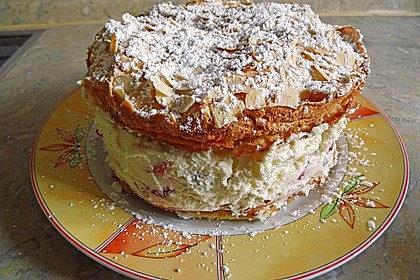 Schneemousse-Erdbeertorte 72