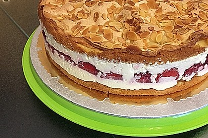 Schneemousse-Erdbeertorte 24