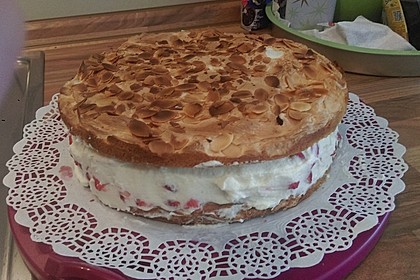 Schneemousse-Erdbeertorte 7