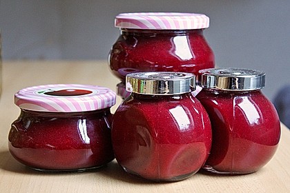 Sauerkirsch - Marzipan Konfitüre mit dunkler Schokolade 2