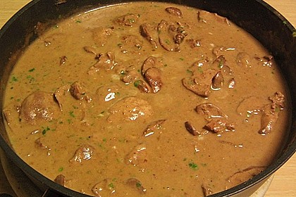 Tagliatelle mit H&auml;hnchenleber in Sahneso&szlig;e