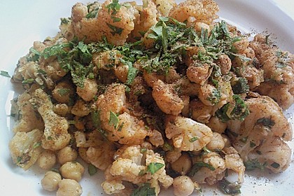 Blumenkohlsalat mit Kichererbsen