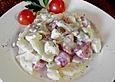 Kartoffelsalat mit Tomaten und Feta