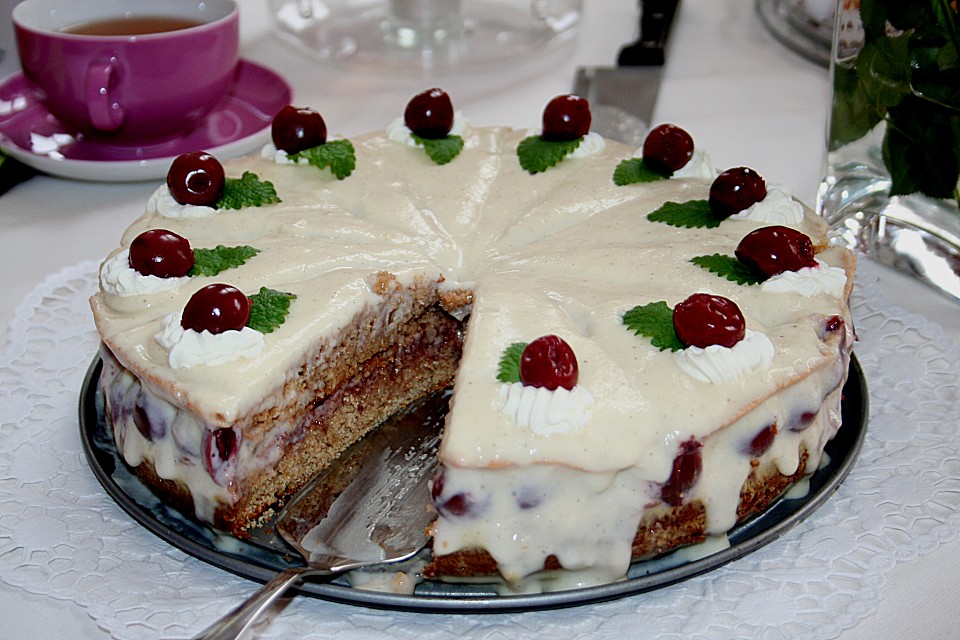 Amaretto - Kirsch - Torte (Rezept mit Bild) von susannemsb | Chefkoch.de