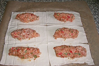 Frischk&auml;se - Hackfleisch - R&ouml;llchen in Bl&auml;tterteig