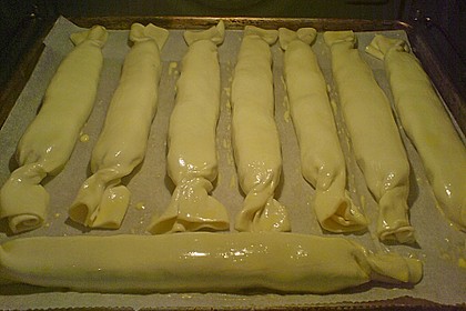 Frischk&auml;se - Hackfleisch - R&ouml;llchen in Bl&auml;tterteig 15