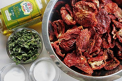 Getrocknete Minzetomaten in Öl 1