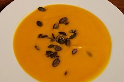 Kürbissuppe mit Ingwer und Kokos