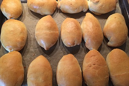 Weiche Brötchen gefüllt mit Hackfleisch 10