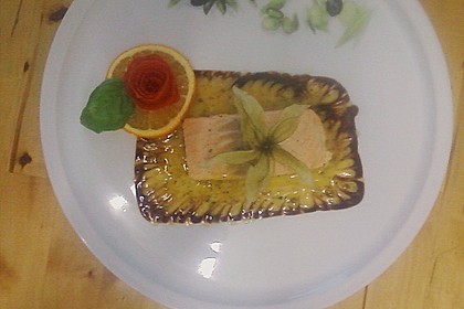 Pochierter Lachs in Sekt - Limetten - Sauce 10