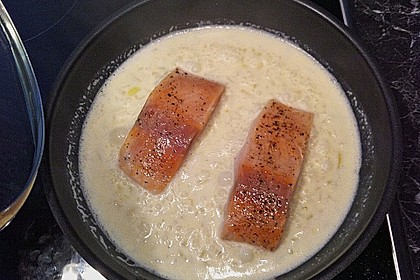 Pochierter Lachs in Sekt - Limetten - Sauce 12