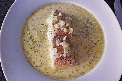 Pochierter Lachs in Sekt - Limetten - Sauce 9