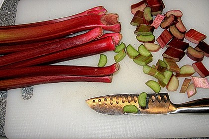 H&auml;hnchenbrust mit Rhabarberchutney und Mandelreis