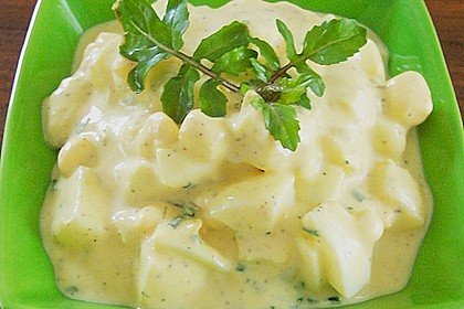 Eiersalat mit sauren Gurken