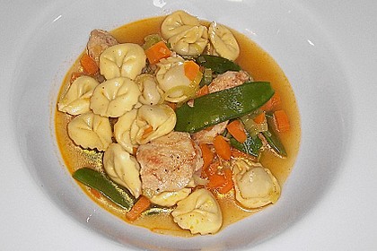 Bunter Tortellinitopf
