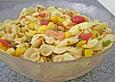 Bunter Nudelsalat mit Lachs