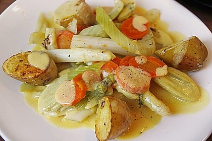 Fr&uuml;hlingsgem&uuml;se auf Safransauce