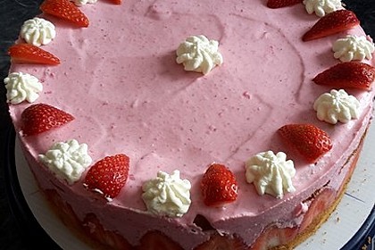 Erdbeer - Joghurt - Sahne - Torte 2