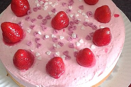 Erdbeer - Joghurt - Sahne - Torte 12