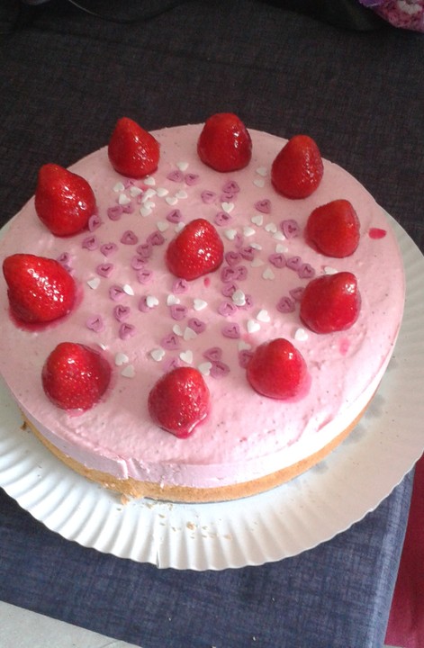 Erdbeer - Joghurt - Sahne - Torte (Rezept mit Bild) | Chefkoch.de