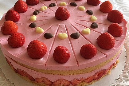 Erdbeer - Joghurt - Sahne - Torte 1