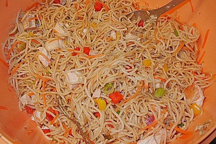 Asiatischer Spaghettisalat