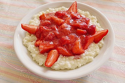 Milchreis mit Erdbeer-Rhabarber Sauce