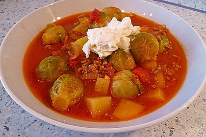 Rosenkohleintopf mit Hack und Tomaten 3