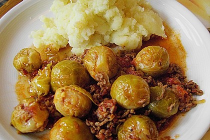 Rosenkohleintopf mit Hack und Tomaten 2