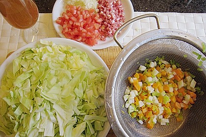 Seelachs auf Spitzkohl mit Schinkenwürfeln und buntem Gemüse 8
