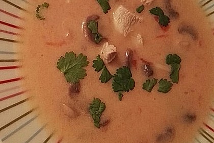 Scharfe Hühnersuppe in Kokosmilch 6