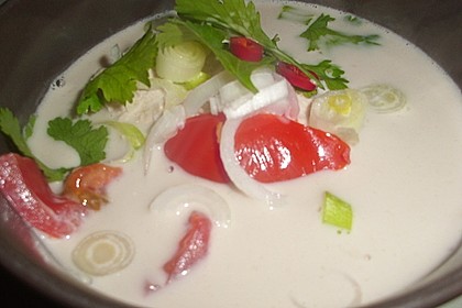 Scharfe Hühnersuppe in Kokosmilch 4