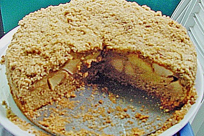 Saftiger Apfelkuchen mit Mandel - Zimt - Streuseln